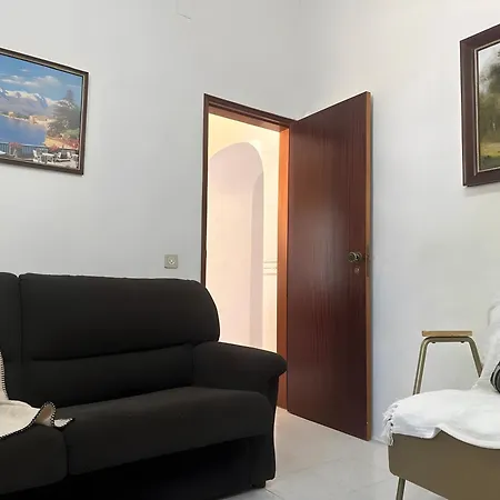 Pina House Pêra
