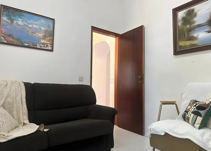 Pina House Pêra