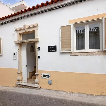 Semesterbostad Pina House